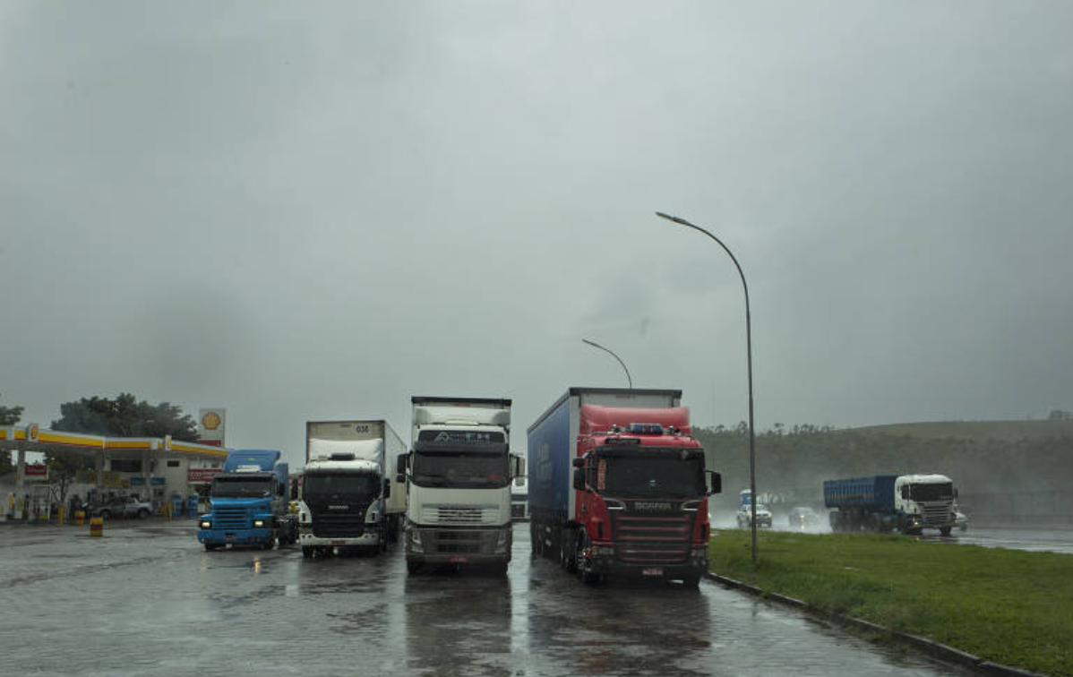 Transportadoras dizem que repasse de alta do diesel ao frete é inevitável